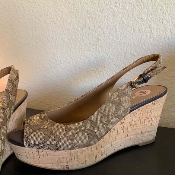 Coach Wedges Size 10 - Picture 3 of 4